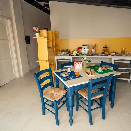 B&B I Fiori Del Mare อากรอโปลี ภายนอก รูปภาพ