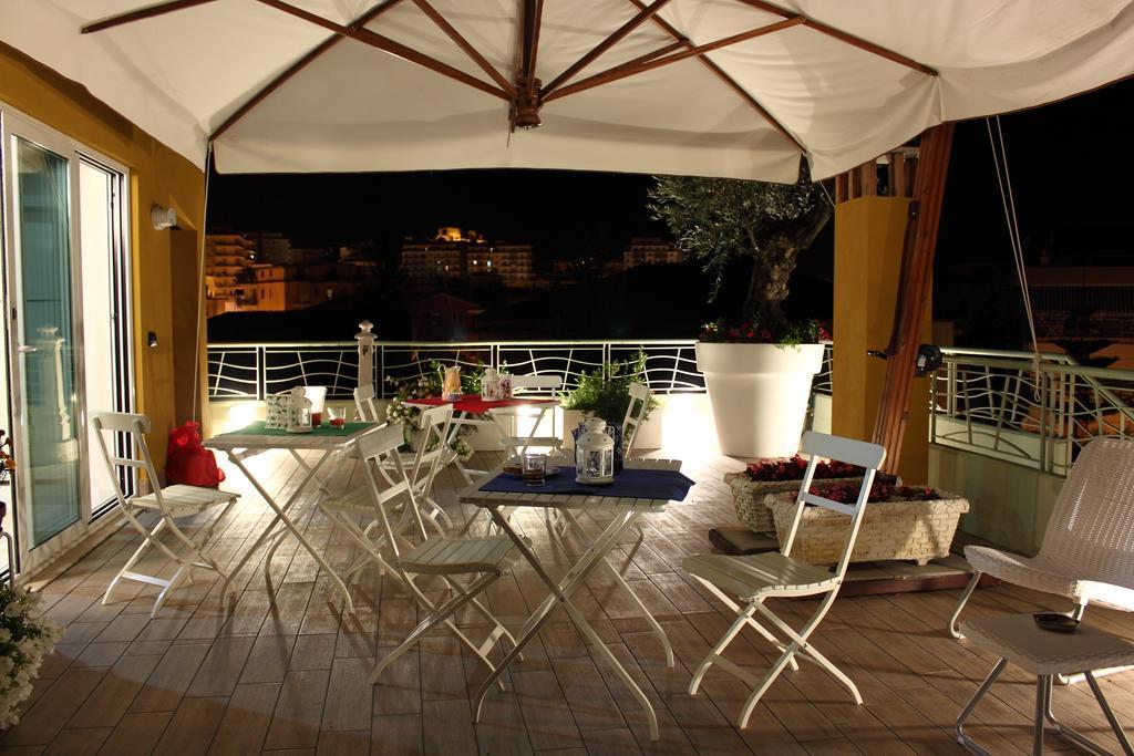 B&B I Fiori Del Mare อากรอโปลี ภายนอก รูปภาพ