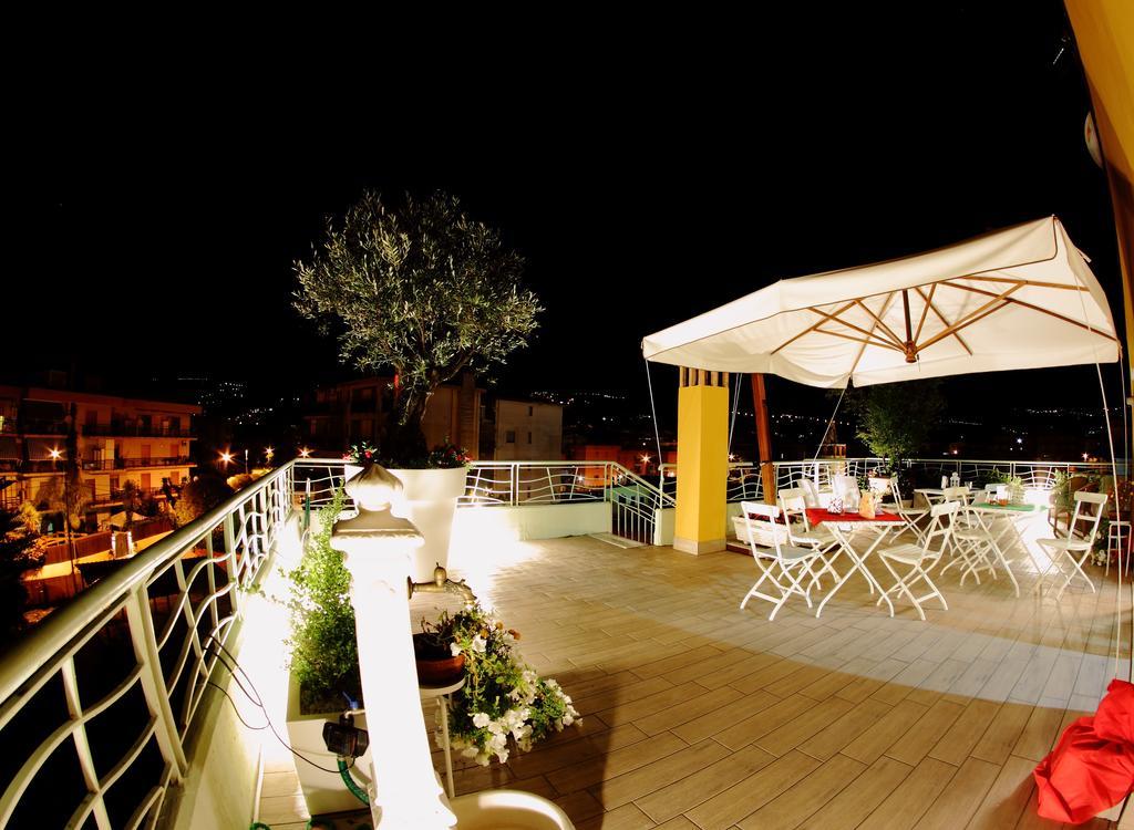 B&B I Fiori Del Mare อากรอโปลี ภายนอก รูปภาพ