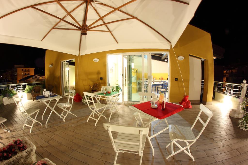 B&B I Fiori Del Mare อากรอโปลี ภายนอก รูปภาพ