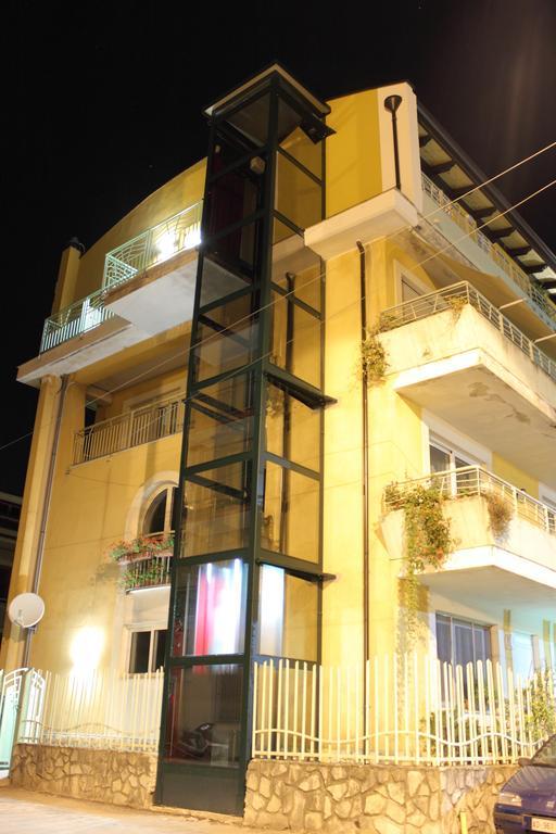 B&B I Fiori Del Mare อากรอโปลี ภายนอก รูปภาพ
