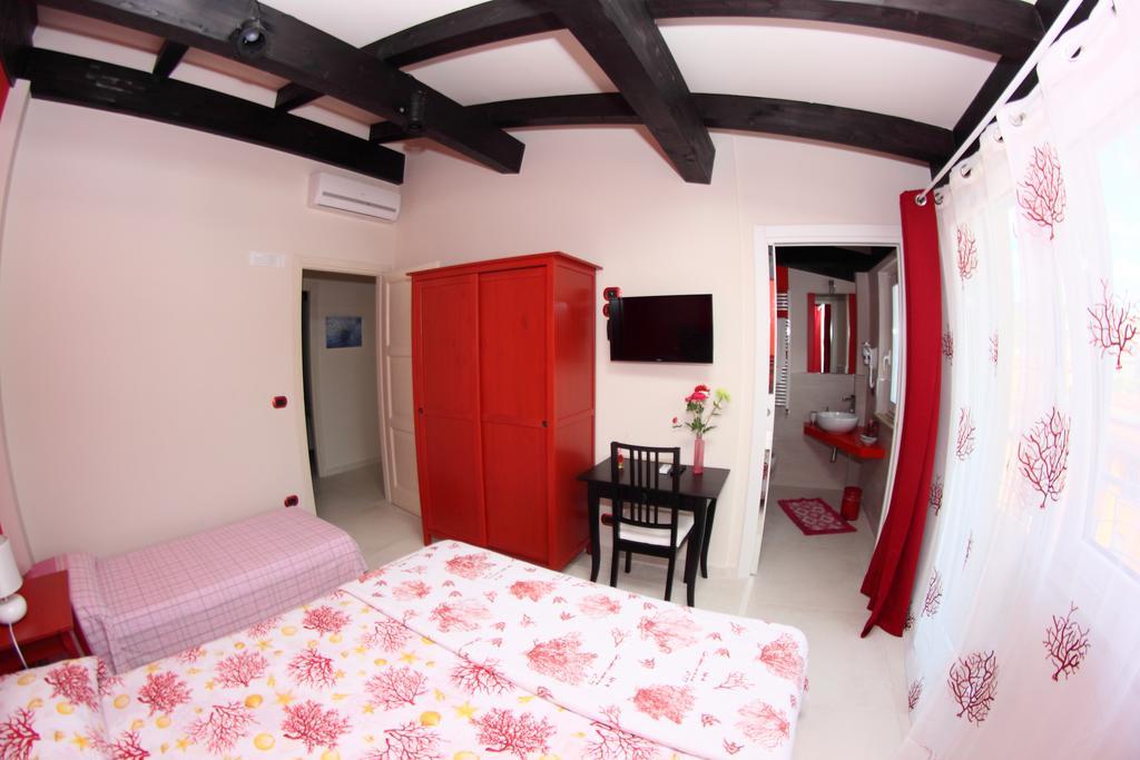 B&B I Fiori Del Mare อากรอโปลี ภายนอก รูปภาพ