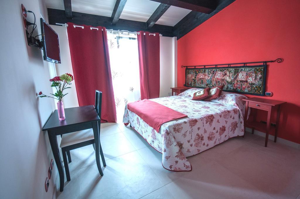 B&B I Fiori Del Mare อากรอโปลี ห้อง รูปภาพ